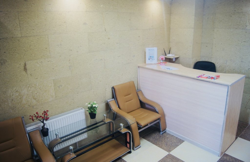 Artemida Dental Clinic улица Александры Монаховой, 97