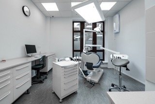 Клиника дентальной имплантологии и хирургии Refformat