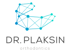 Логотип Dr Plaksin Orthodontics