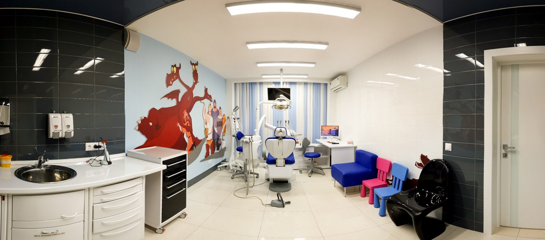 ПрезиДЕНТ на улице Герасима Курина, 16